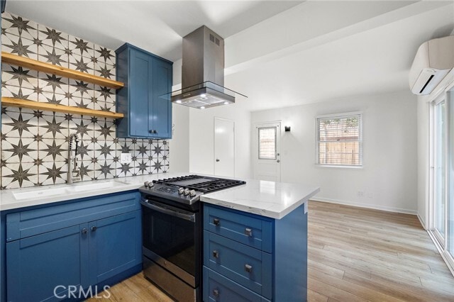 Building Photo - 827 Catalina St