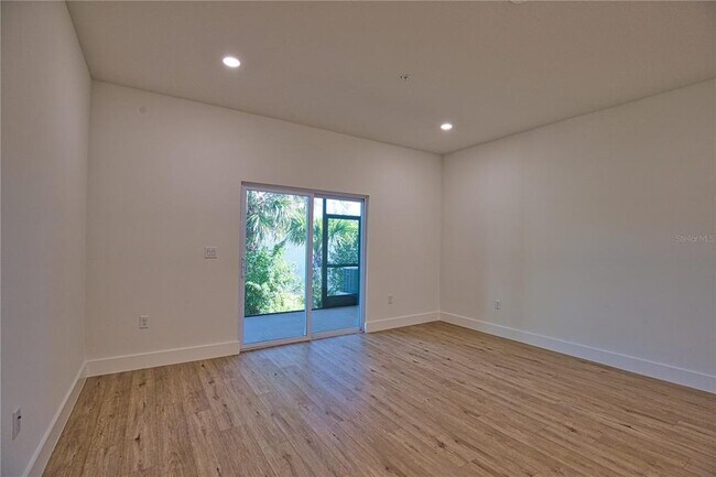 Building Photo - 289 Boundary Blvd