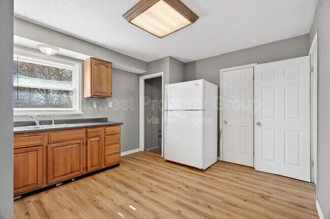 Building Photo - 8280 Frost Ave