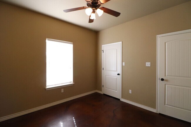 Building Photo - Stoneridge 502