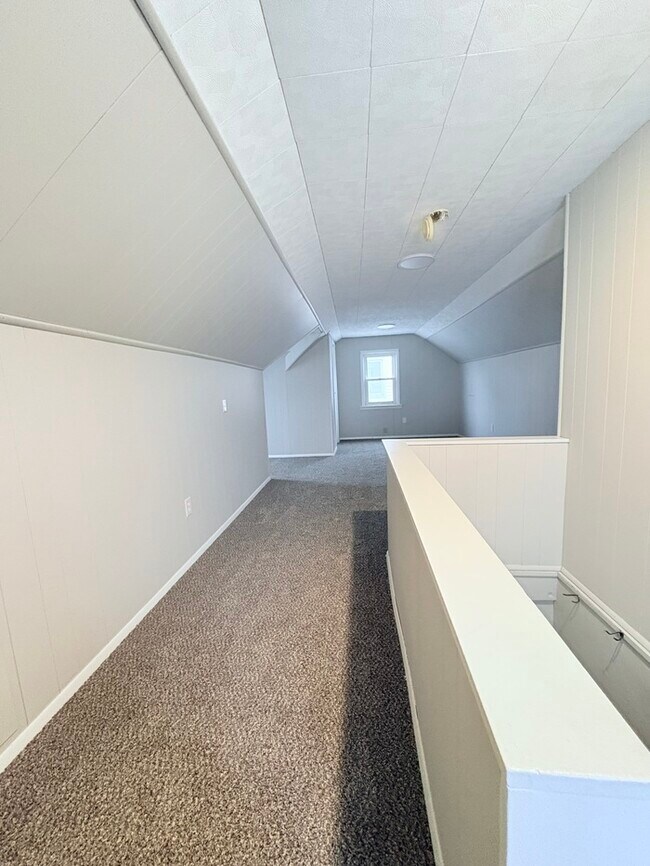 Building Photo - Newly Renovated 3BR 2BA Home w/ Garage + Washer/Dryer in the heart of Wickliffe, OH.