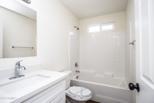 Building Photo - 2525 W State Ave