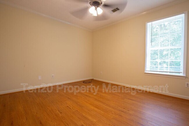 Building Photo - 8284 McKee Rd