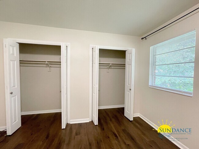 Building Photo - Updated 3-Bedroom Home in desirable Kenwood neighborhood!