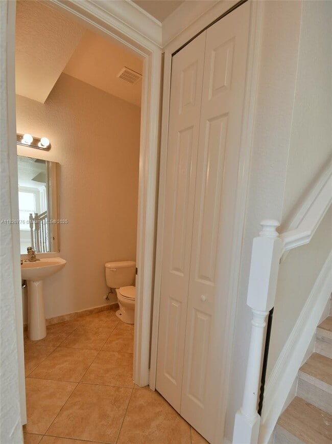 Building Photo - 8940 SW 228th Ln