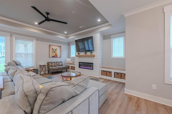 Building Photo - 8838 Eliot Dr