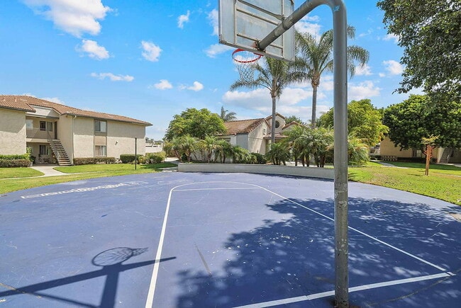 Building Photo - Country Villas