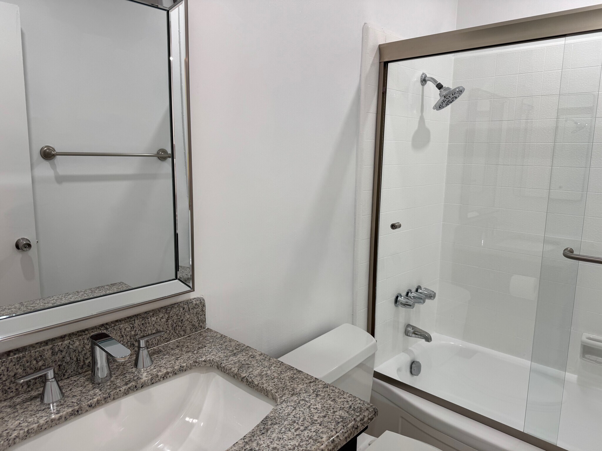 Building Photo - 5708 Woodman Ave