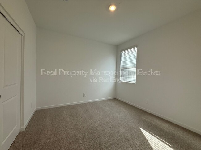 Building Photo - 2484 Fortana Dr