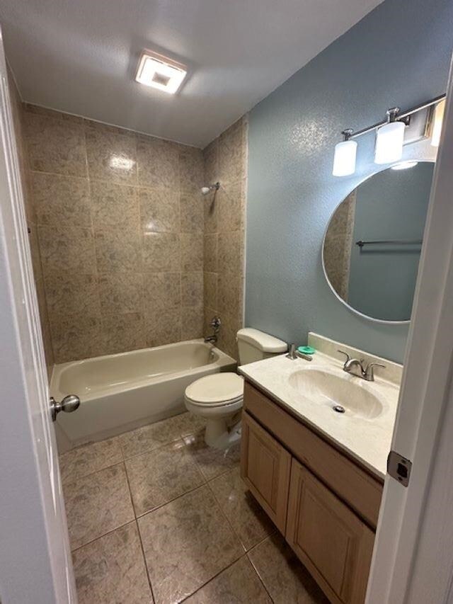 Building Photo - 210 E Del Mar Blvd