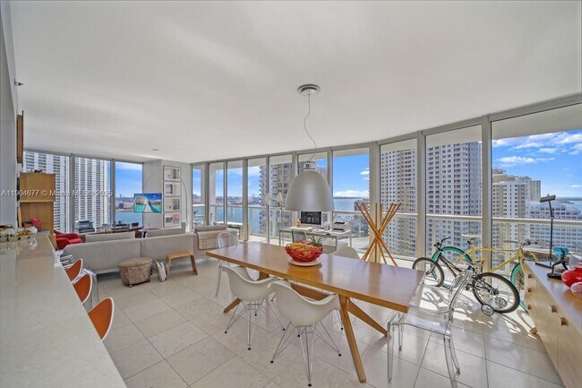 Building Photo - 465 Brickell Ave