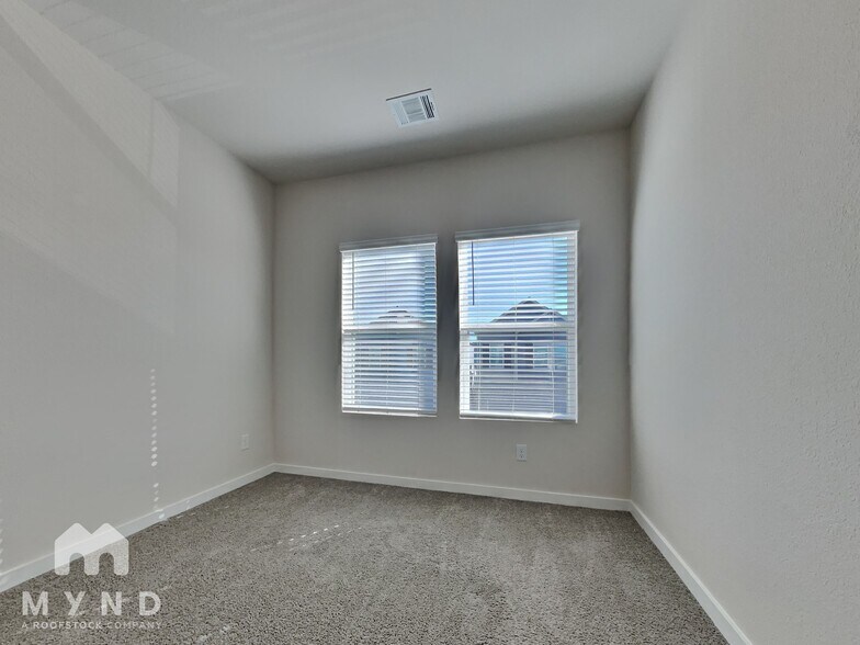 Building Photo - 14750 Slow River Ave