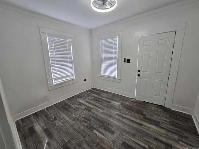 Building Photo - 2920 Sherwood St