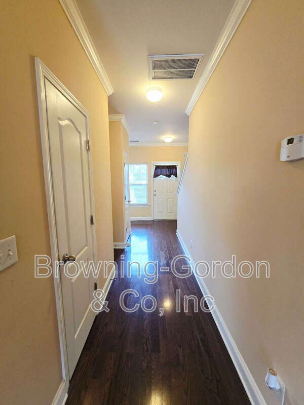 Building Photo - 735 Tulip Grove Rd