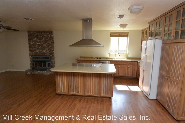 Building Photo - 3 br, 2 bath House - 3104 W. Mill Creek