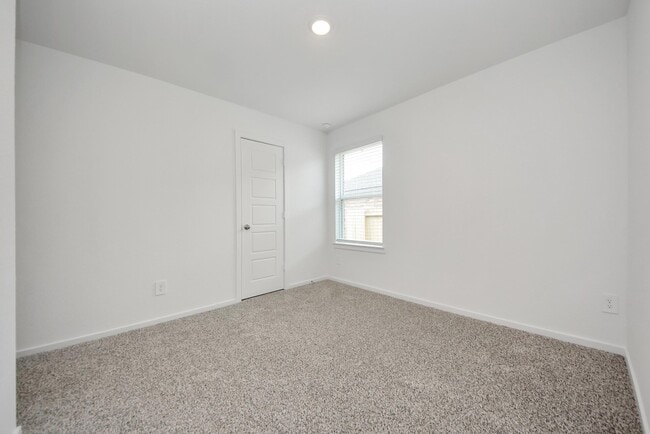 Building Photo - 342 Amy St