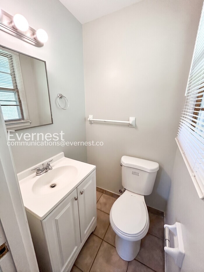 Building Photo - 316 Bonnavue Dr