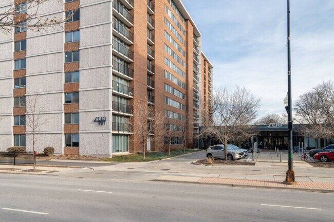 Building Photo - 901 S Ashland Ave