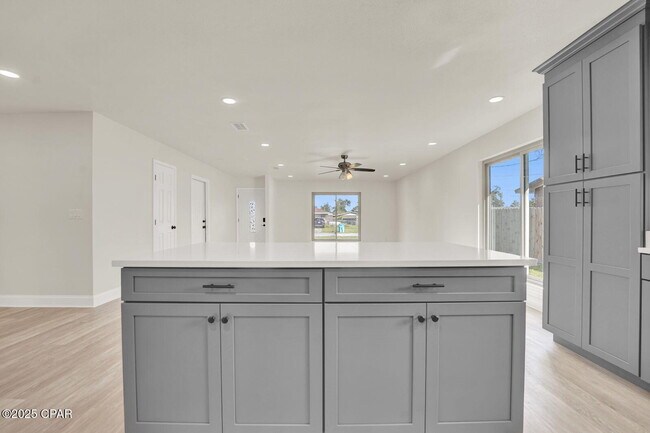 Building Photo - 5204 Park St