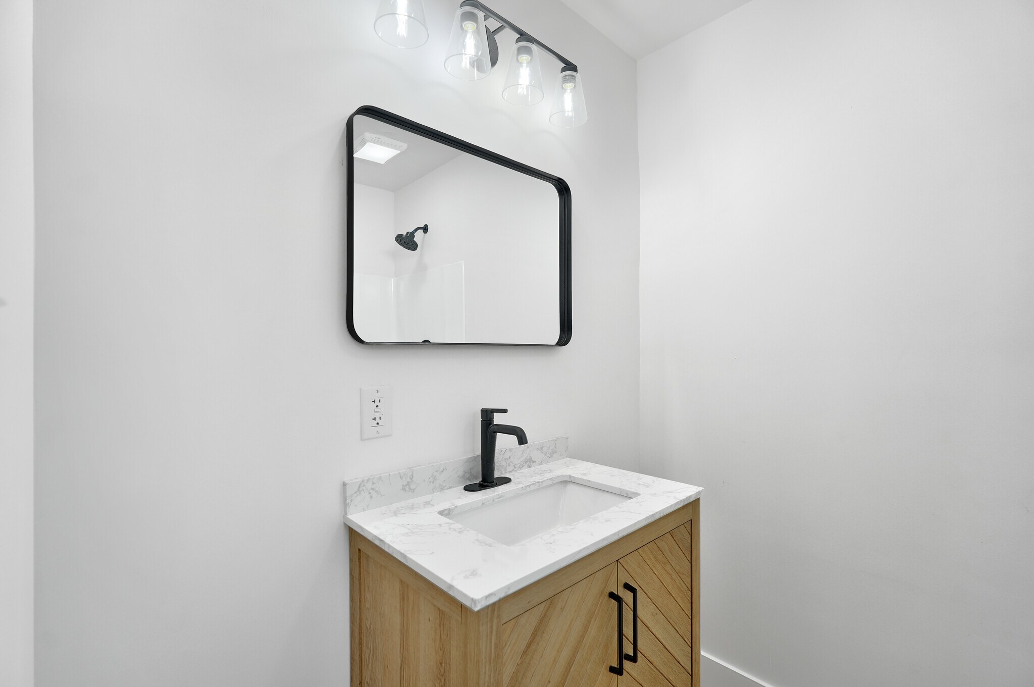 Bathroom vanity - 4323 Marlborough Dr