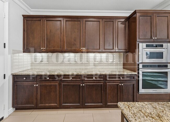 Building Photo - 1672 N Las Flores Dr