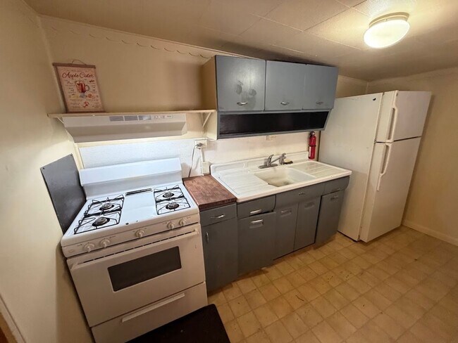 Building Photo - 1266 Muhlenberg St