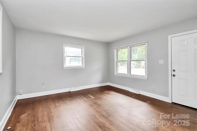 Building Photo - 4808 Brooktree Dr