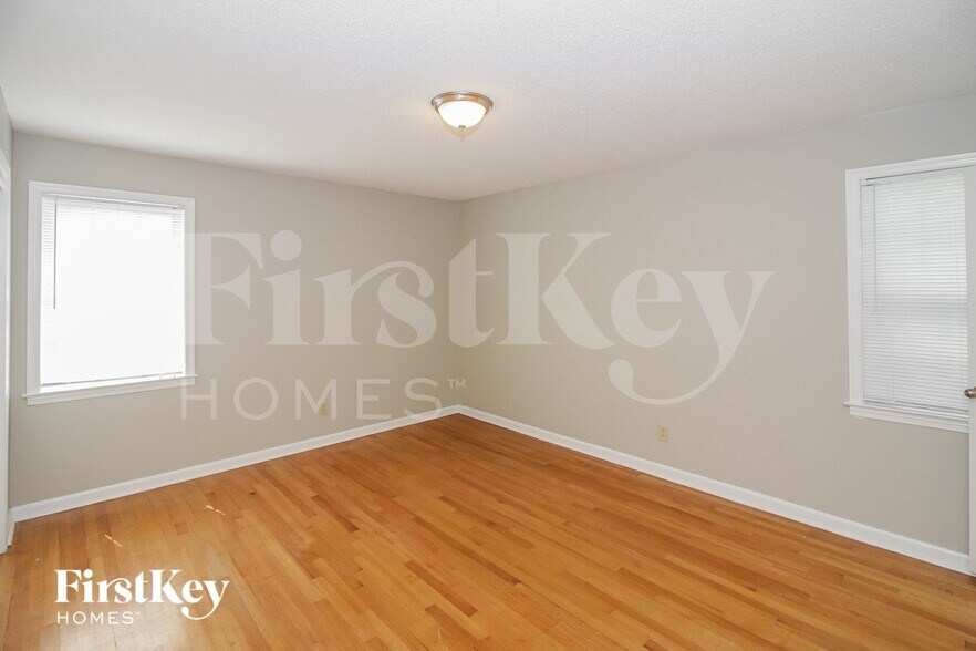 Building Photo - 2693 Satellite St