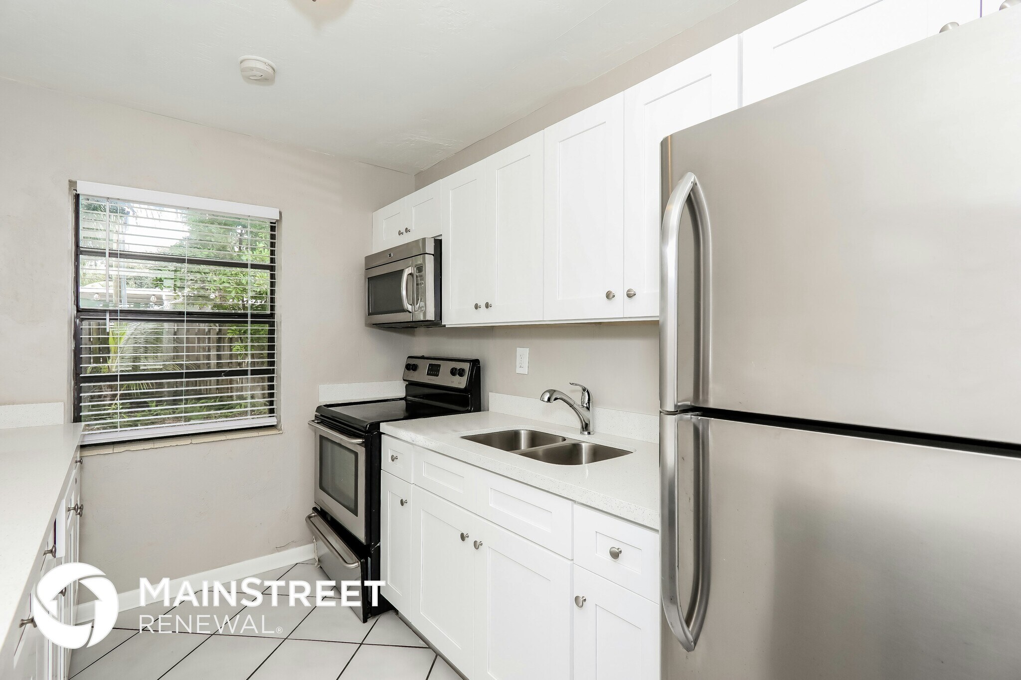 Building Photo - 1367 NE 27th St