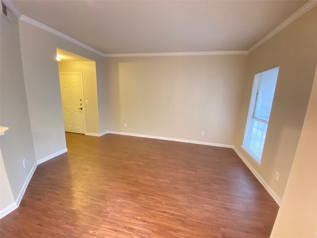Building Photo - 6000 Shepherd Mountain Cove