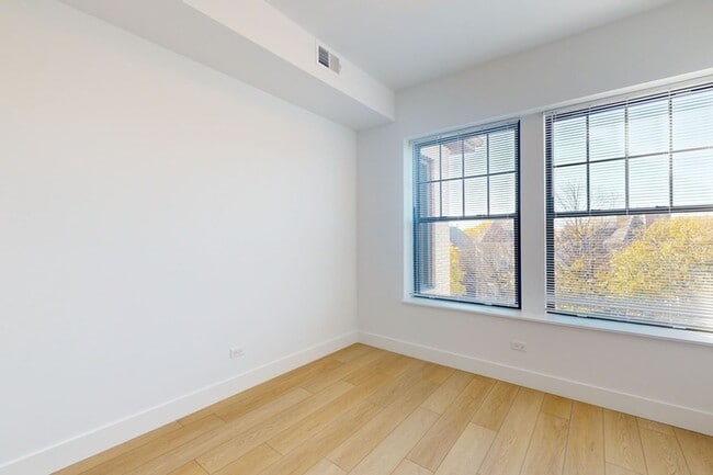Floorplan - 5411-5421 S. Ellis Avenue