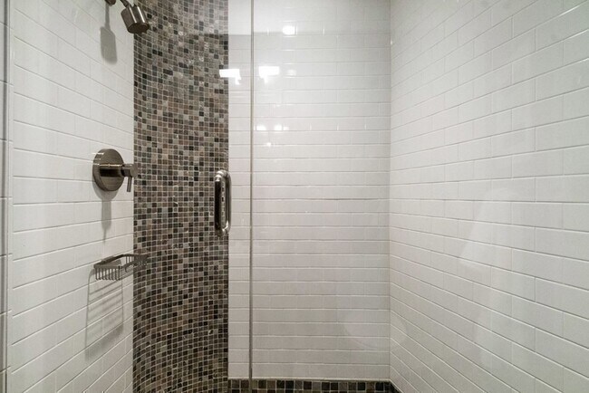 Building Photo - 136 Arlington St