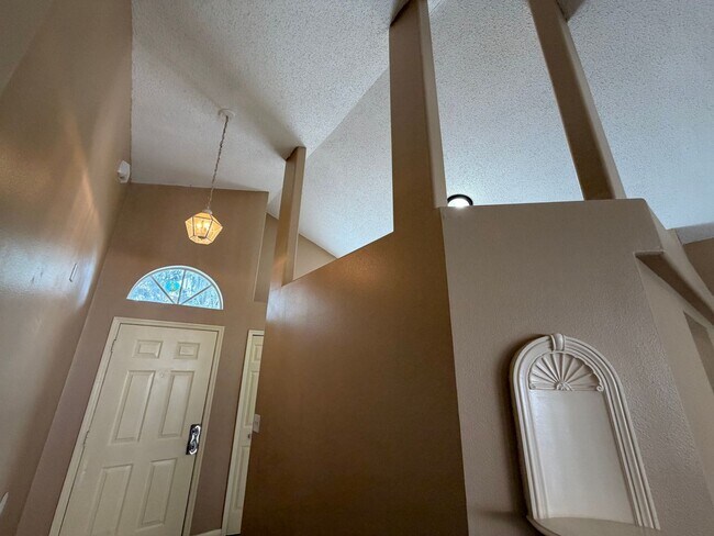 Building Photo - Spacious Corner Lot Home with Split Floor Plan | Fenced Yard | Great Value