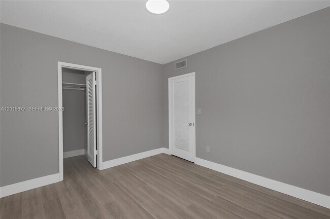 Building Photo - 12725 SW 80th Ave