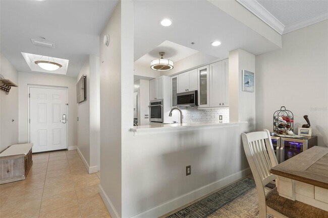 Building Photo - 102 Yacht Harbor Dr