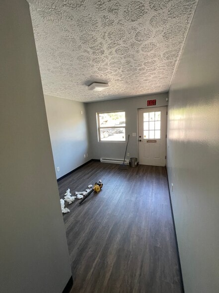 Building Photo - 225 1/2 S Main St