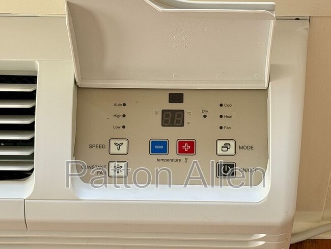 Building Photo - 43 Ravenscroft Dr