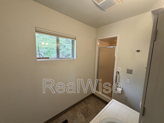 Building Photo - 7730 SW Eaker Pl