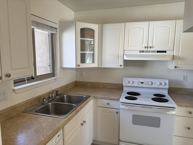 Building Photo - 532 Berry Rd NW