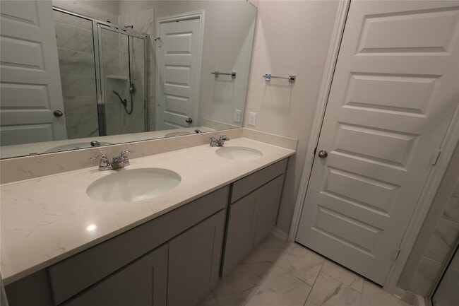 Building Photo - 67 Courageous Side Way