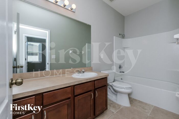 Building Photo - 12217 Fairlawn Dr