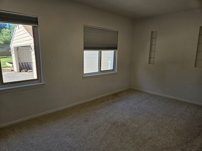 Building Photo - Beautiful 3 Bedroom/2 Bathroom in Bountiful