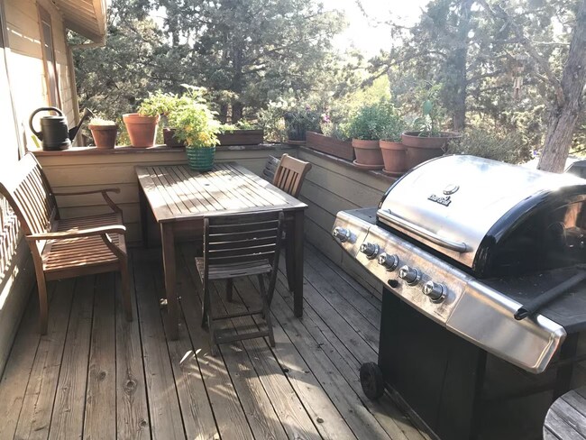 Back porch - 2097 NW Deschutes Pl