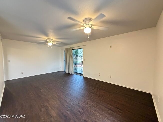 Building Photo - 5213 N Tigua Dr