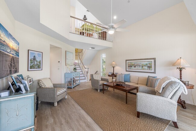 Building Photo - 777 Beach View Dr