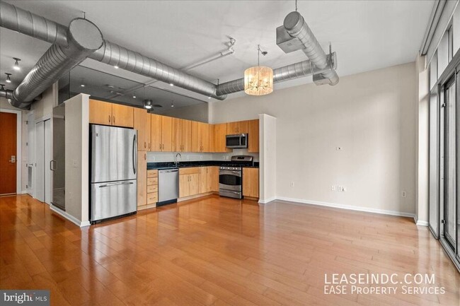 Building Photo - 811 4th St NW