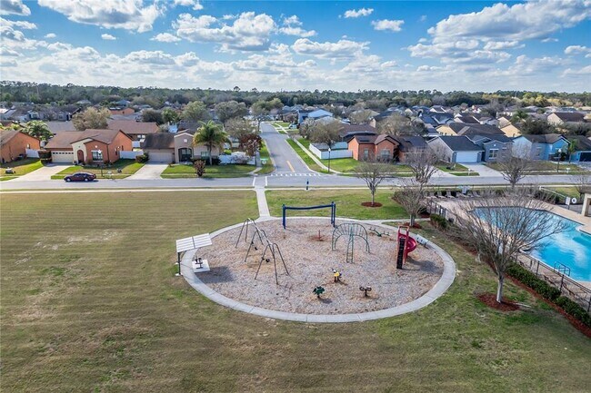 Building Photo - 4655 Doral Park Ave