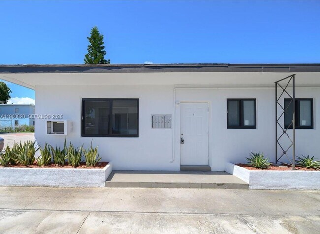 Building Photo - 811 81st St