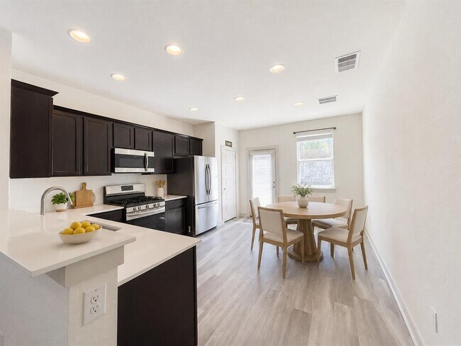 Building Photo - 8125 Linnie Ln