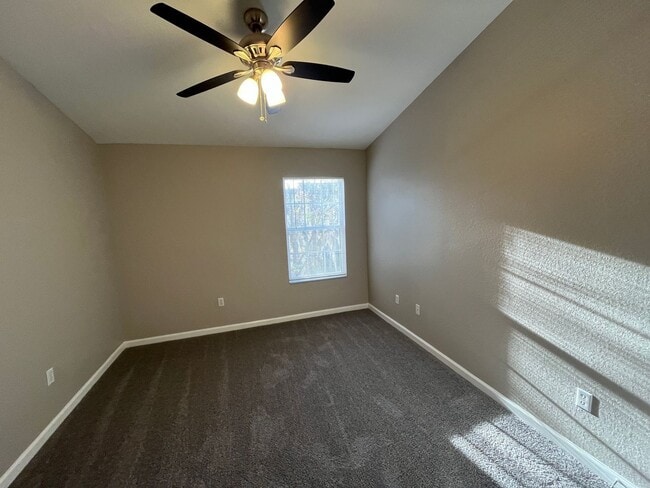 Building Photo - 654 Shropshire Loop